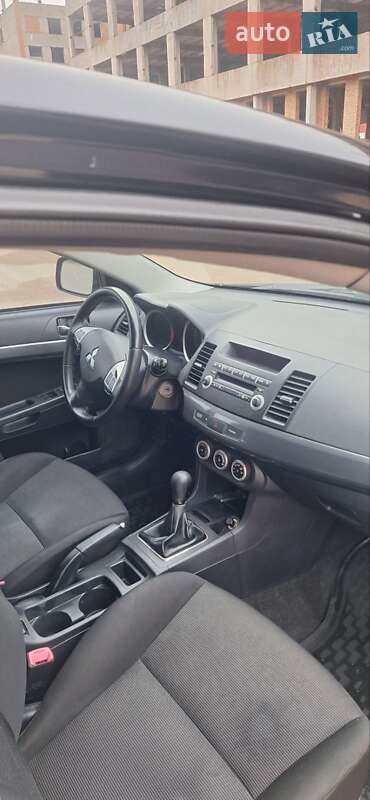 Хетчбек Mitsubishi Lancer 2009 в Тернополі фото 2 Хетчбек Mitsubishi Lancer 2009 в Тернополі