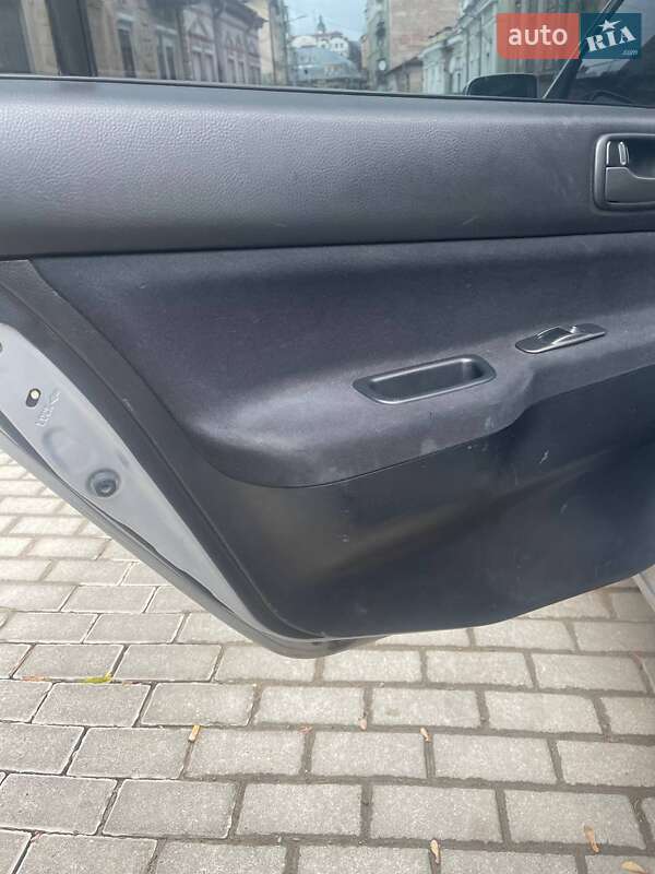 Седан Mitsubishi Lancer 2005 в Черновцах