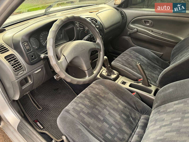 Седан Mitsubishi Lancer 1996 в Одесі фото 5 Седан Mitsubishi Lancer 1996 в Одесі