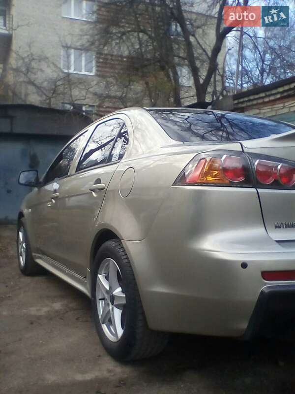 Седан Mitsubishi Lancer 2011 в Львові