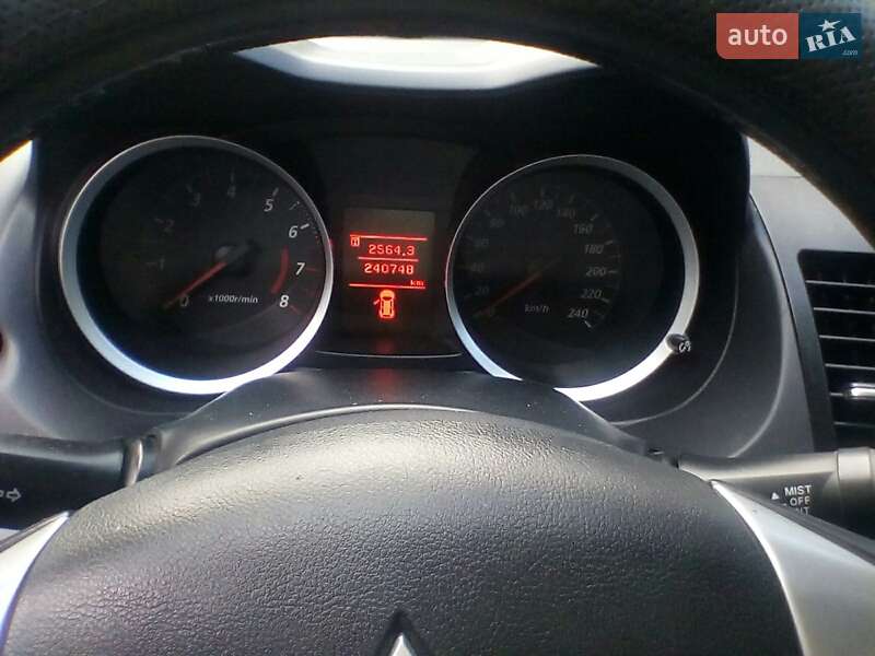 Седан Mitsubishi Lancer 2011 в Львові