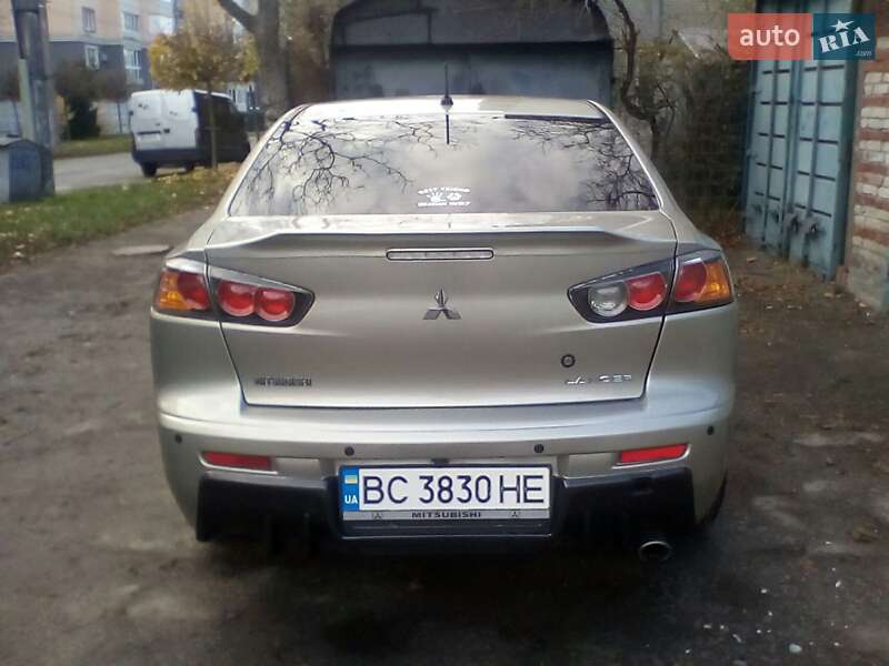 Седан Mitsubishi Lancer 2011 в Львові