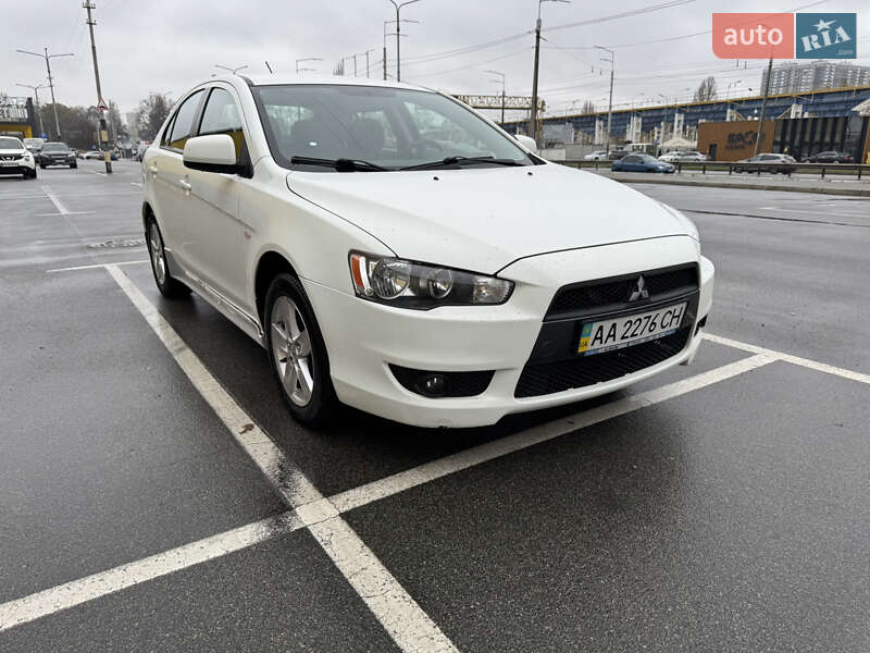 Хетчбек Mitsubishi Lancer 2009 в Києві