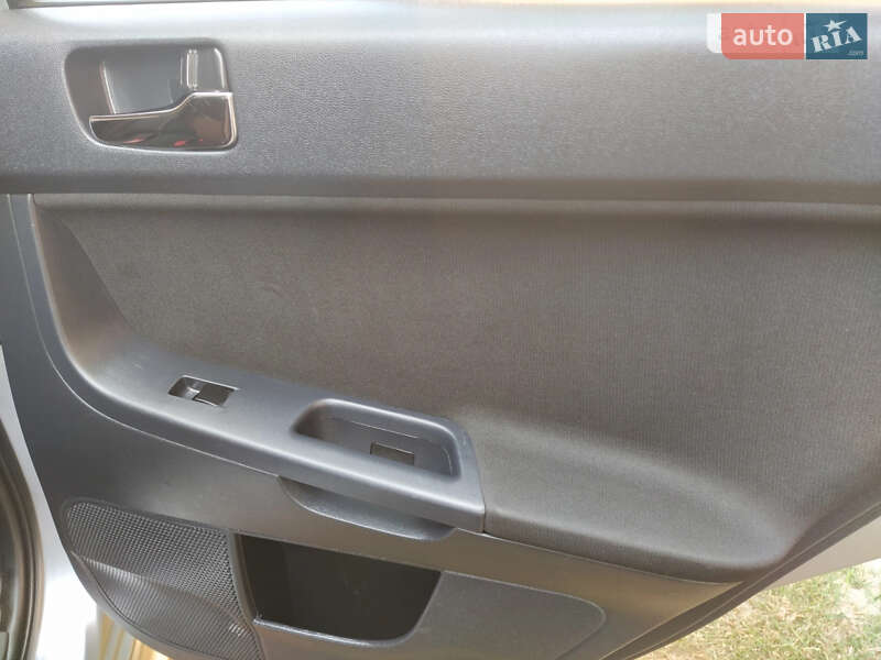 Хетчбек Mitsubishi Lancer 2008 в Луцьку фото 26 Хетчбек Mitsubishi Lancer 2008 в Луцьку