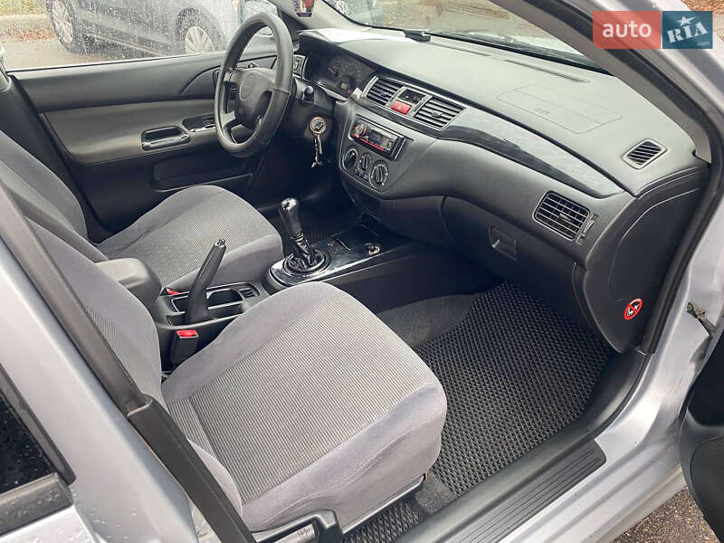 Седан Mitsubishi Lancer 2003 в Полтаві