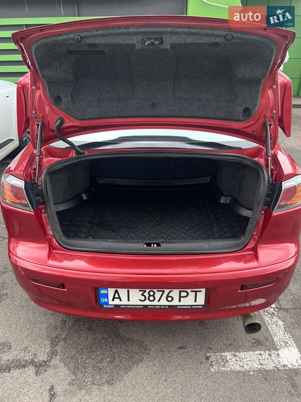 Седан Mitsubishi Lancer 2009 в Києві