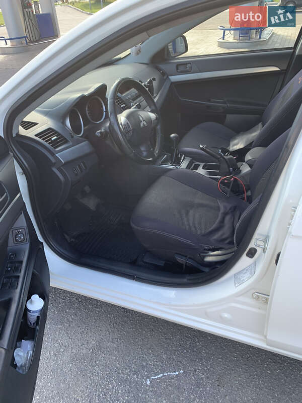 Хетчбек Mitsubishi Lancer 2011 в Хмельницькому