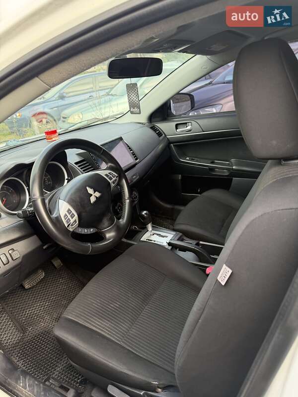 Седан Mitsubishi Lancer 2014 в Рівному