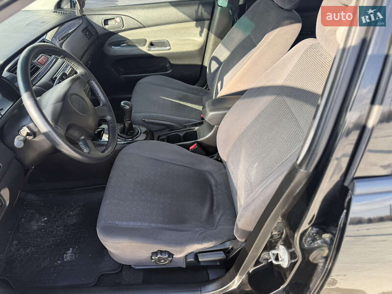 Седан Mitsubishi Lancer 2005 в Звягеле