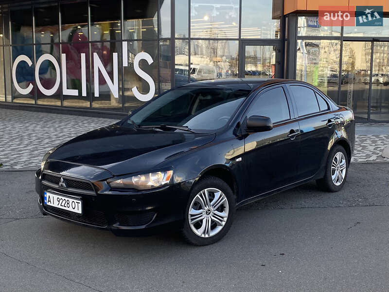 Седан Mitsubishi Lancer 2010 в Києві фото Седан Mitsubishi Lancer 2010 в Києві