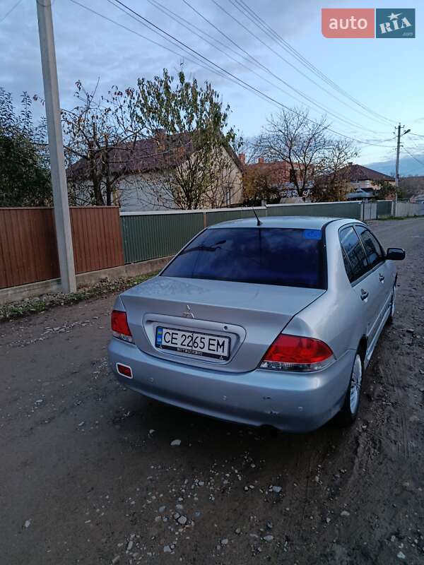 Седан Mitsubishi Lancer 2004 в Чернівцях