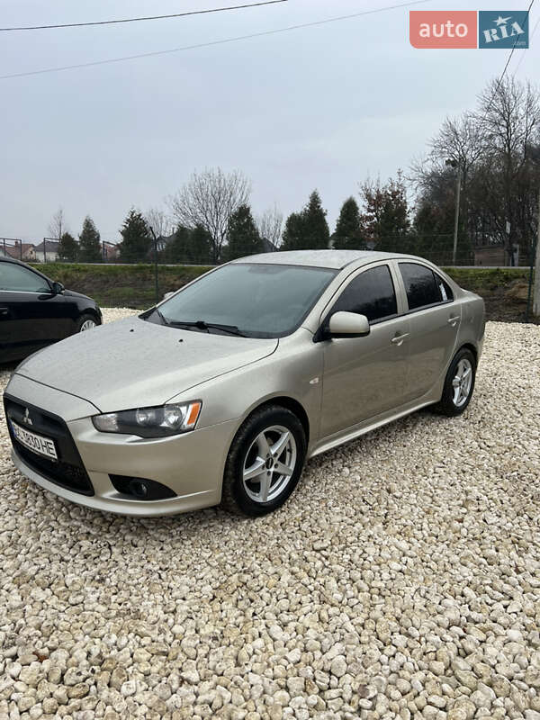Седан Mitsubishi Lancer 2011 в Львові