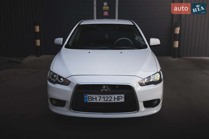 Седан Mitsubishi Lancer 2014 в Білгороді-Дністровському