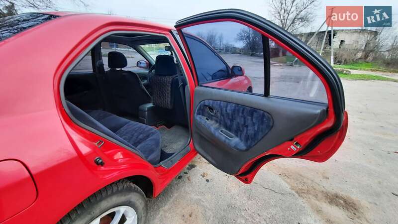 Седан Mitsubishi Lancer 1996 в Братському