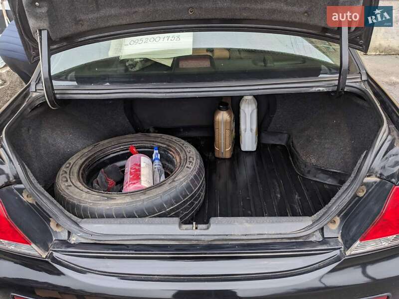 Седан Mitsubishi Lancer 2004 в Новгородці фото 7 Седан Mitsubishi Lancer 2004 в Новгородці