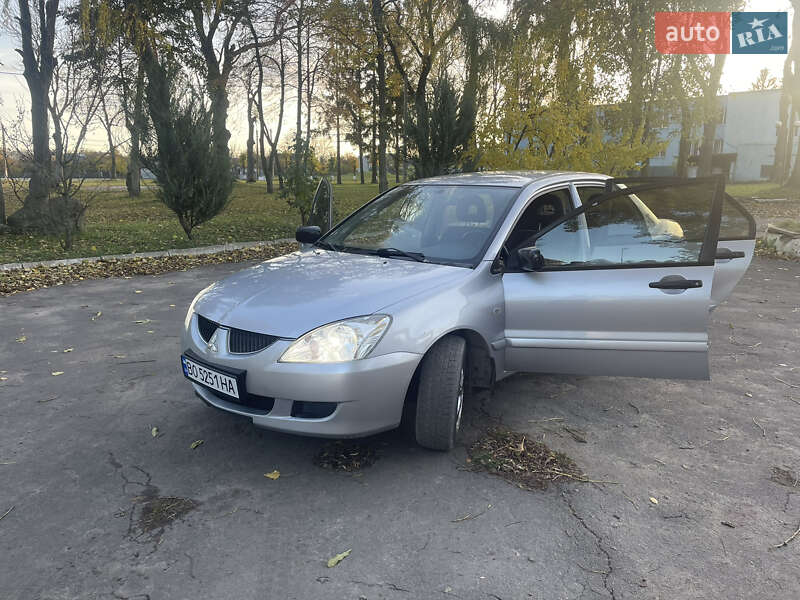 Седан Mitsubishi Lancer 2004 в Теофиполе