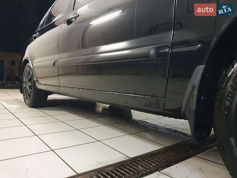 Седан Mitsubishi Lancer 2006 в Киеве