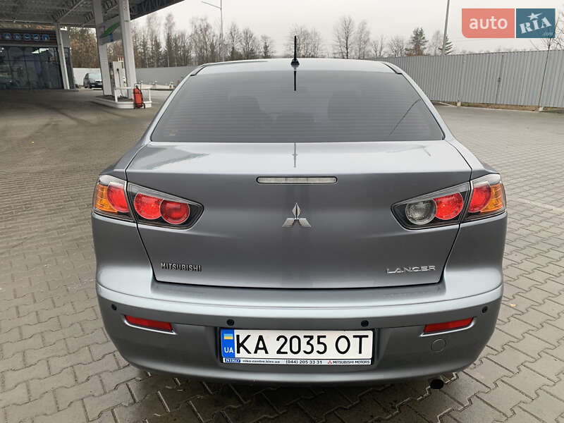 Седан Mitsubishi Lancer 2015 в Киеве