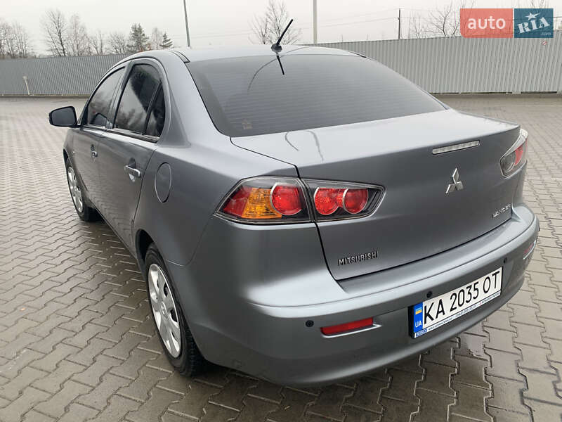 Седан Mitsubishi Lancer 2015 в Киеве