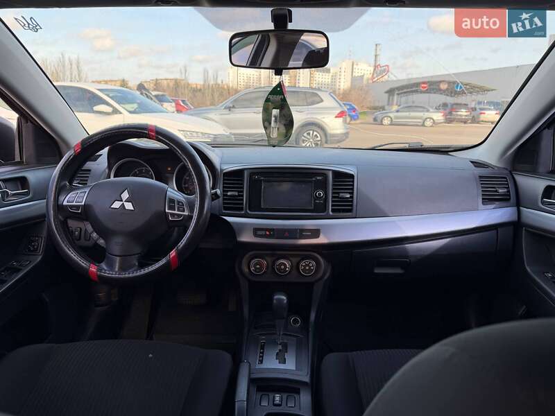 Седан Mitsubishi Lancer 2015 в Кривому Розі