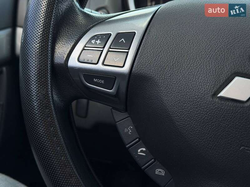 Седан Mitsubishi Lancer 2015 в Кривому Розі