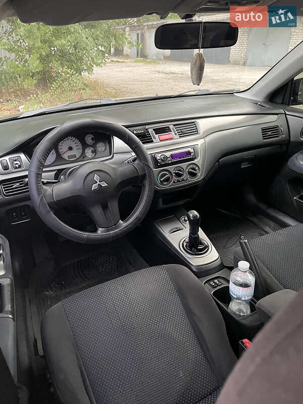 Седан Mitsubishi Lancer 2006 в Днепре