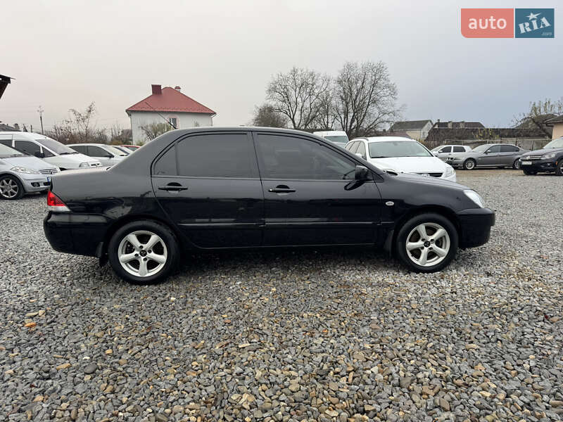 Седан Mitsubishi Lancer 2008 в Черновцах