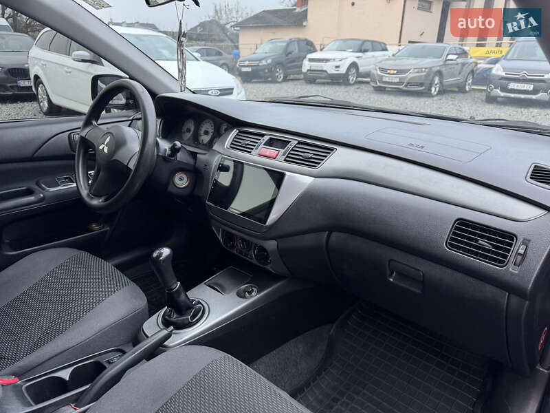 Седан Mitsubishi Lancer 2008 в Черновцах