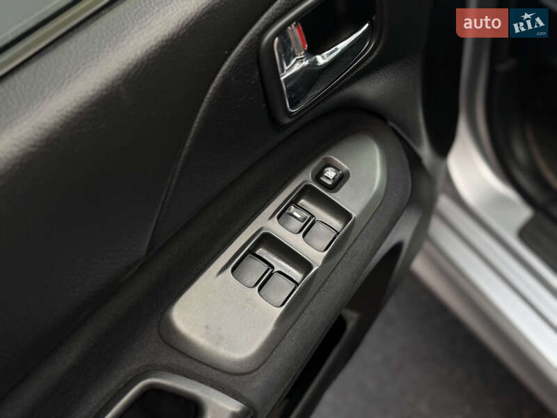 Седан Mitsubishi Lancer 2004 в Дніпрі фото 6 Седан Mitsubishi Lancer 2004 в Дніпрі