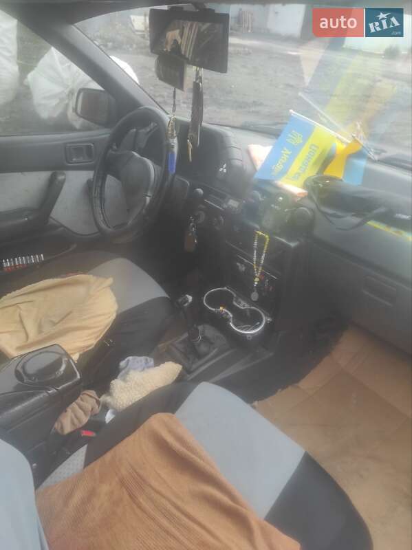 Седан Mitsubishi Lancer 1990 в Шаргороді