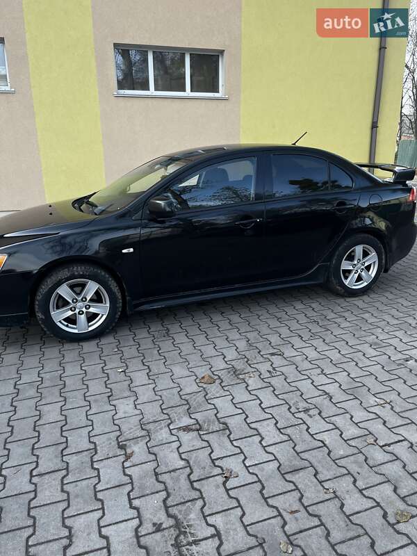 Седан Mitsubishi Lancer 2008 в Умани