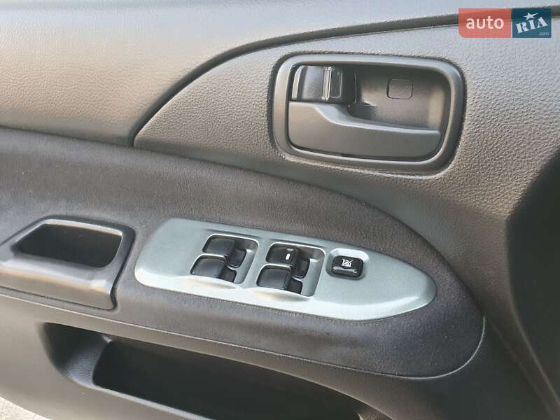 Седан Mitsubishi Lancer 2006 в Киеве