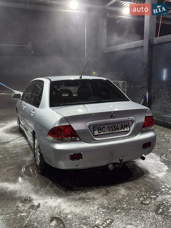 Седан Mitsubishi Lancer 2006 в Львові фото 3 Седан Mitsubishi Lancer 2006 в Львові