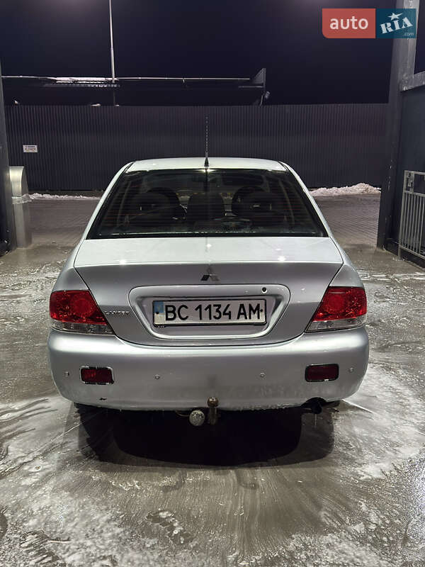 Седан Mitsubishi Lancer 2006 в Львові фото 7 Седан Mitsubishi Lancer 2006 в Львові