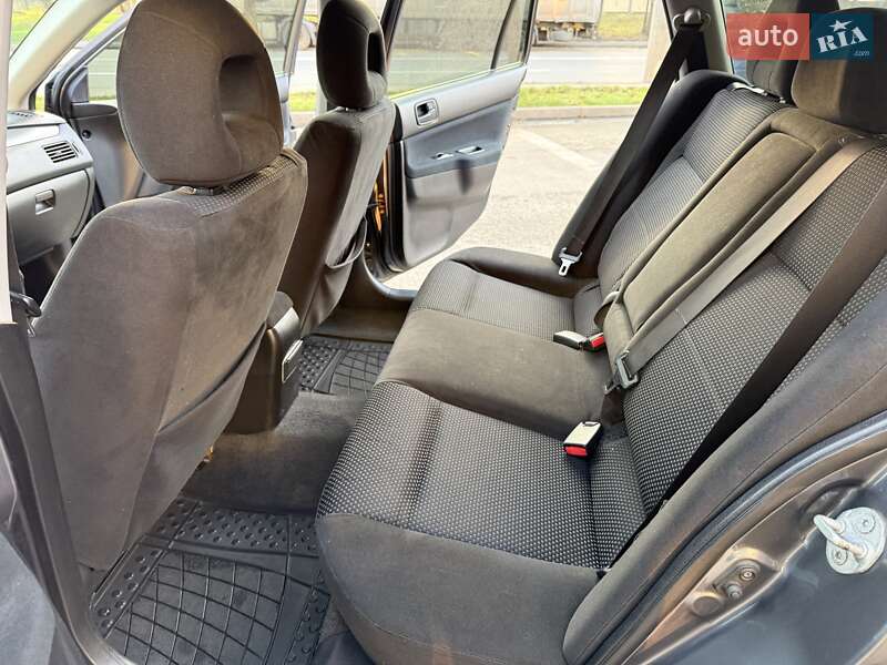 Універсал Mitsubishi Lancer 2006 в Дніпрі фото 15 Універсал Mitsubishi Lancer 2006 в Дніпрі