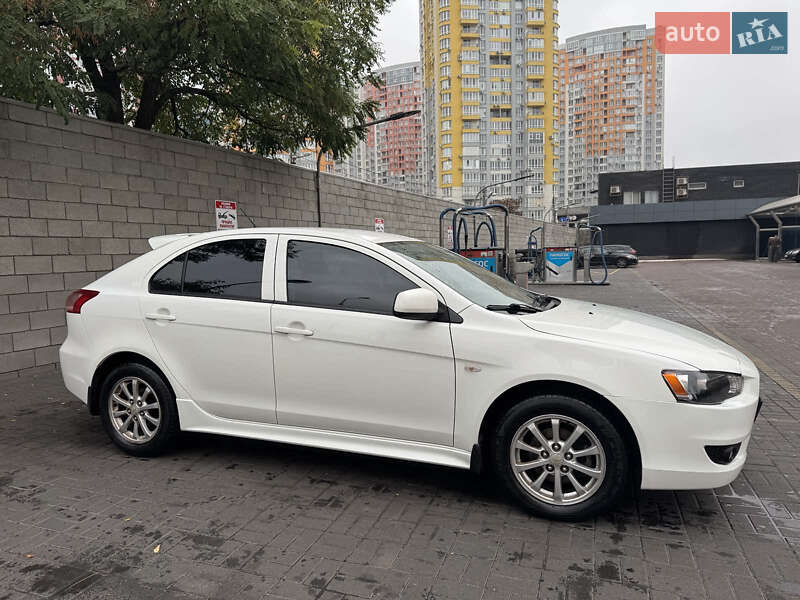 Хетчбек Mitsubishi Lancer 2010 в Києві