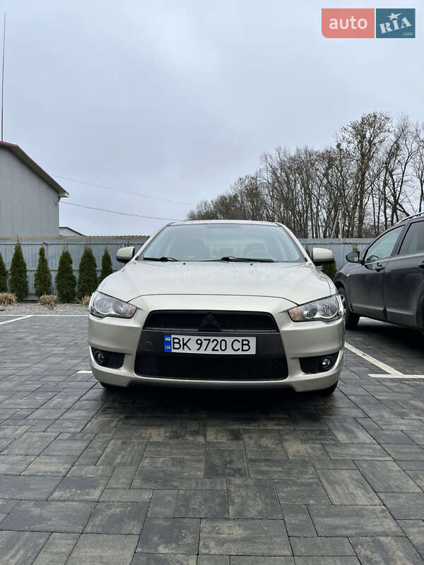 Седан Mitsubishi Lancer 2008 в Луцке