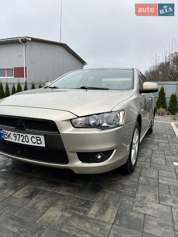 Седан Mitsubishi Lancer 2008 в Луцке