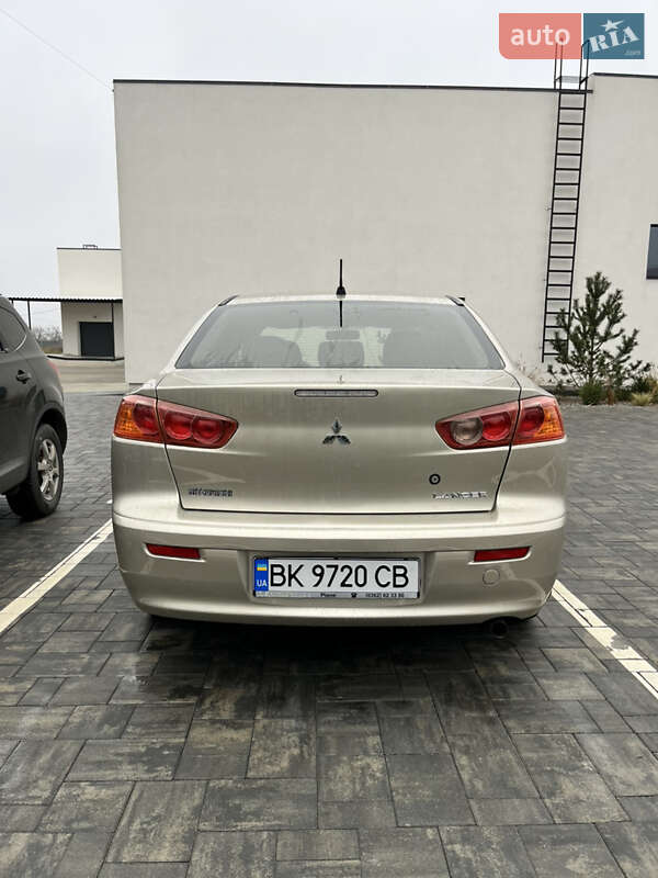 Седан Mitsubishi Lancer 2008 в Луцке