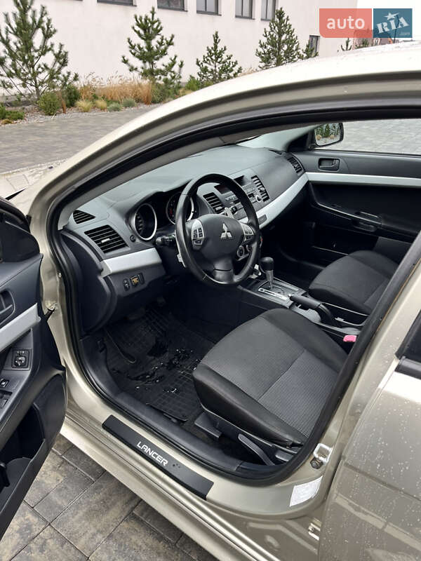 Седан Mitsubishi Lancer 2008 в Луцке