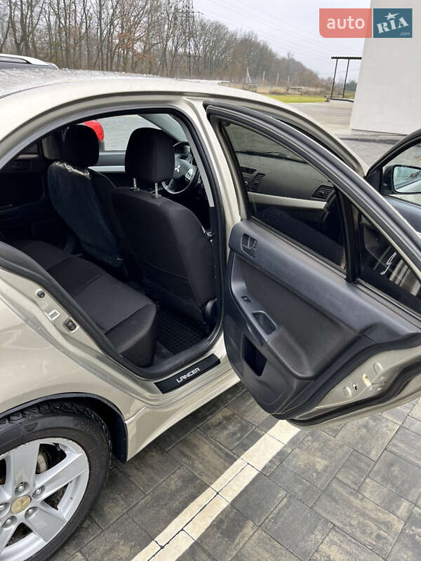 Седан Mitsubishi Lancer 2008 в Луцке