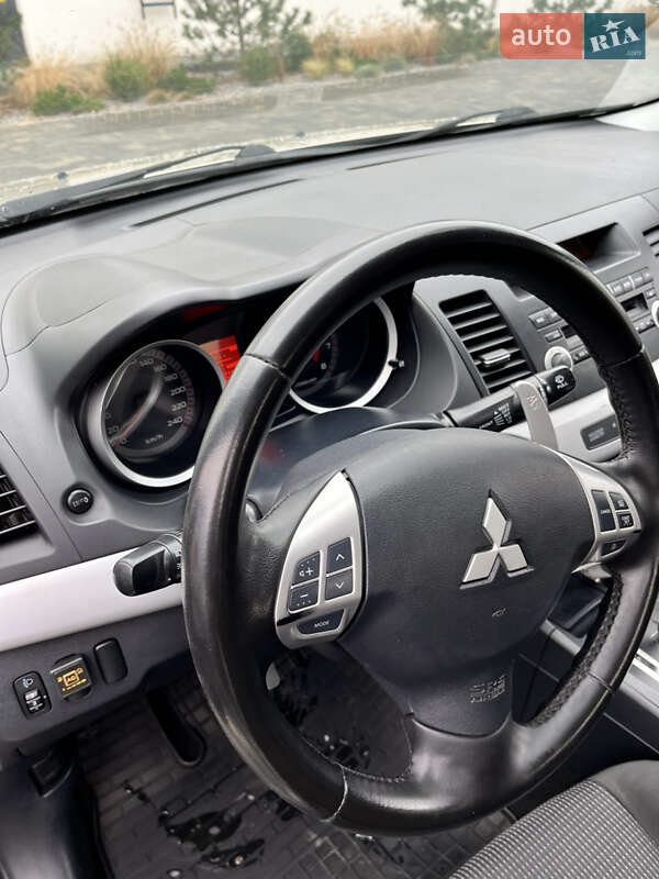 Седан Mitsubishi Lancer 2008 в Луцке