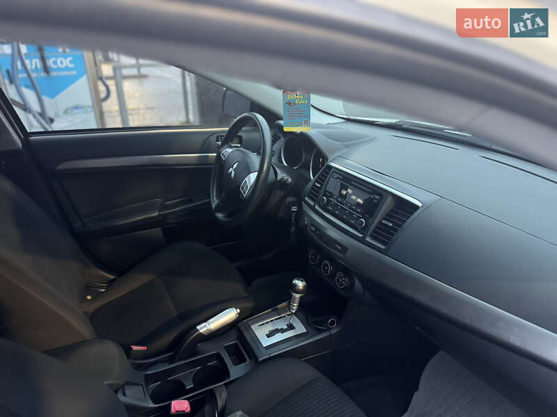 Седан Mitsubishi Lancer 2015 в Дніпрі