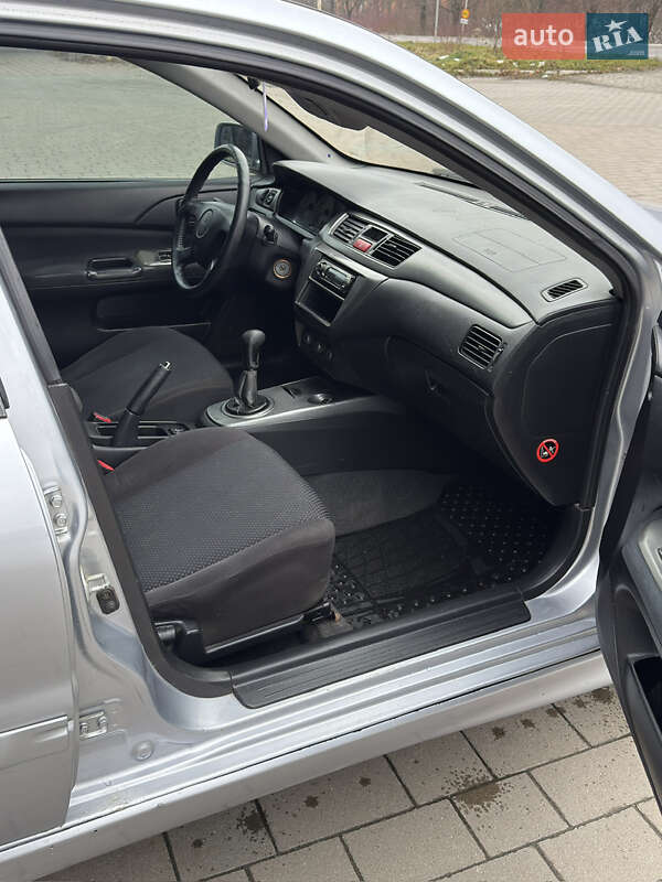 Седан Mitsubishi Lancer 2006 в Львові фото 10 Седан Mitsubishi Lancer 2006 в Львові