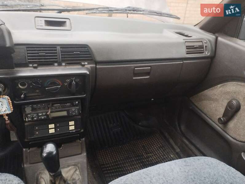 Ліфтбек Mitsubishi Lancer 1990 в Вінниці