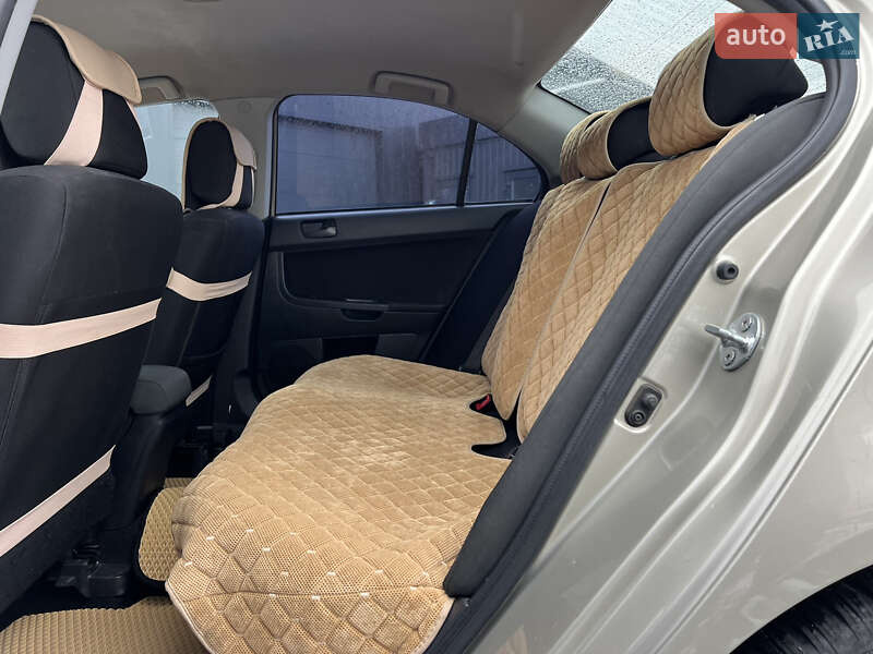 Седан Mitsubishi Lancer 2009 в Львове