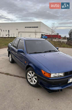 Седан Mitsubishi Lancer 1989 в Коростене