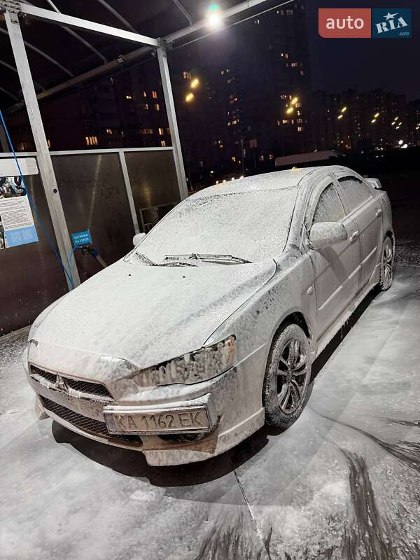 Седан Mitsubishi Lancer 2008 в Киеве