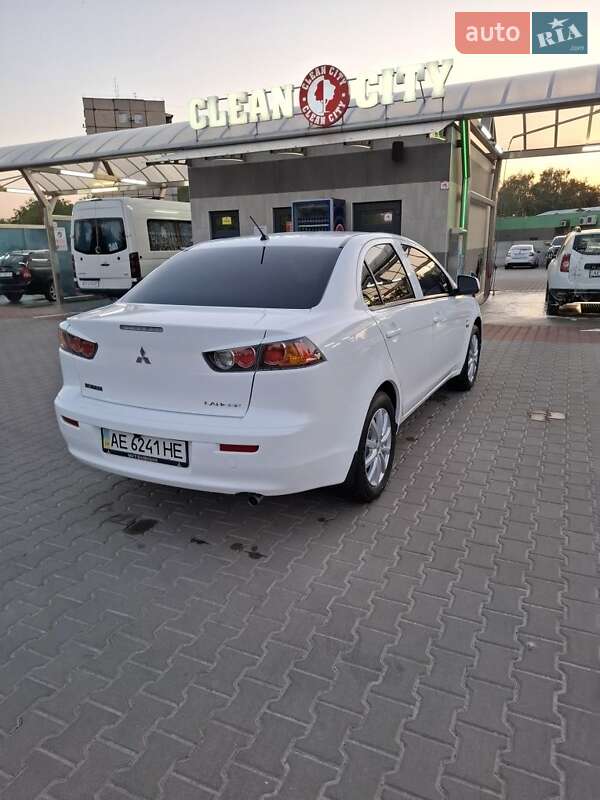 Седан Mitsubishi Lancer 2013 в Кривому Розі