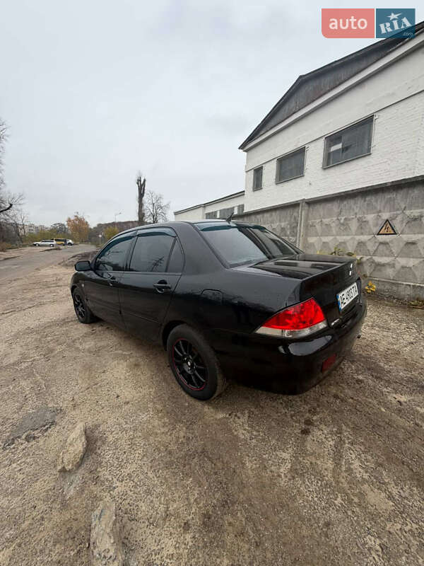 Седан Mitsubishi Lancer 2004 в Києві